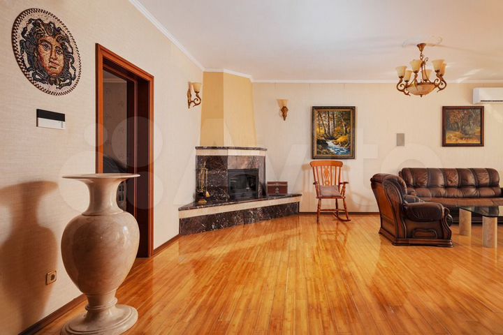 3-к. квартира, 103 м², 4/4 эт.