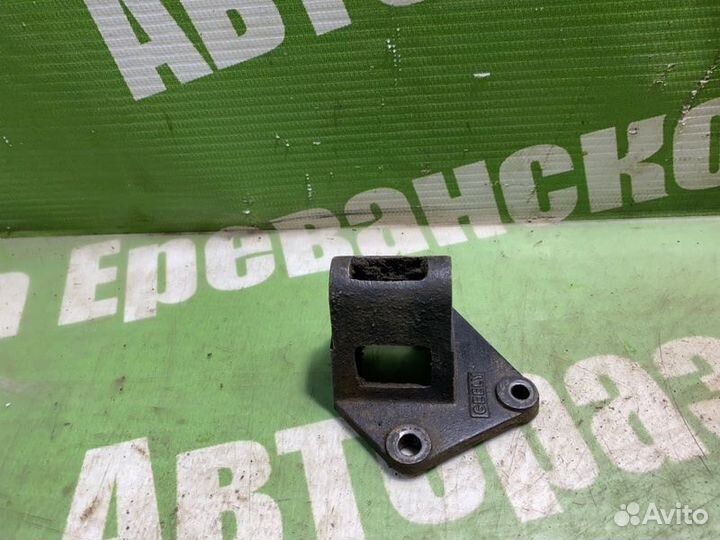 Кронштейн генератора Geely Mk Cross