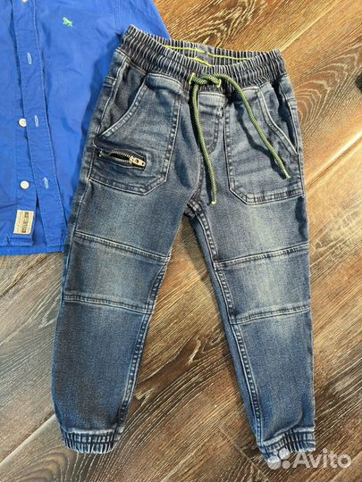 Джинсы, рубашка 98