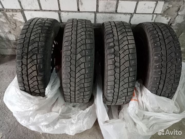 Viatti Brina Nordico V-522 175/65 R14 82T