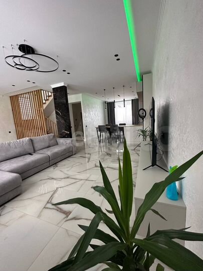 Дом 201 м² на участке 10 сот.