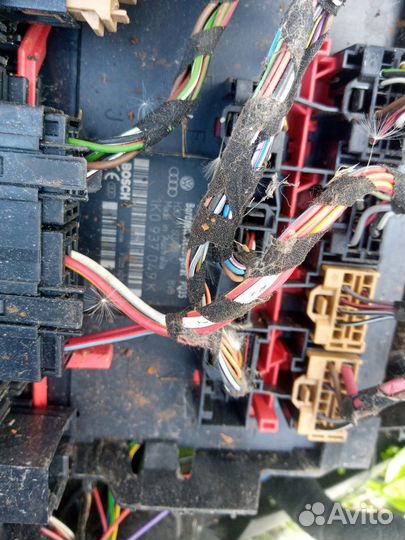 Блок управления бортовой сетью VW Golf 5