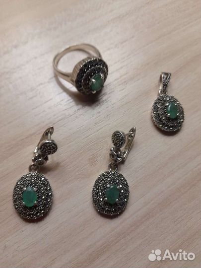 Набор из серебра кольцо серьги и кулон