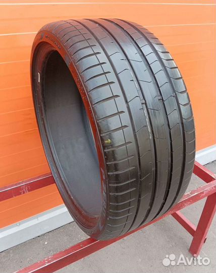 Pirelli P Zero PZ4 255/30 R20 92Y