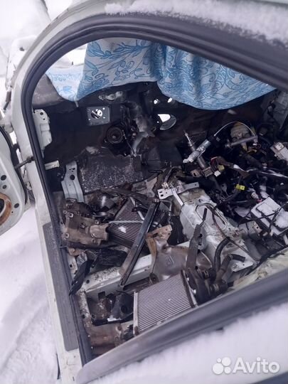 Уплотнитель на двери nissan almera classic