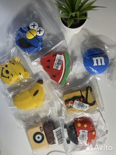Кейсы на наушники AirPods