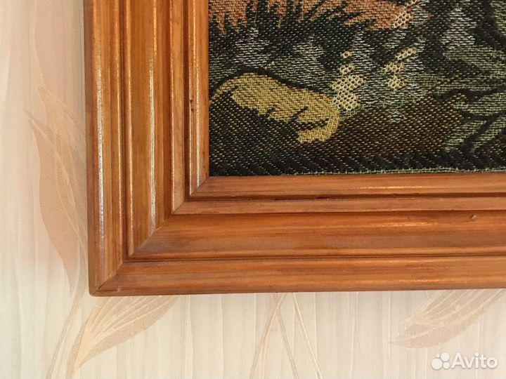 Картина из гобелена в багете