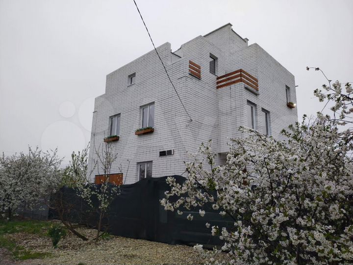 Дом 160 м² на участке 5 сот.