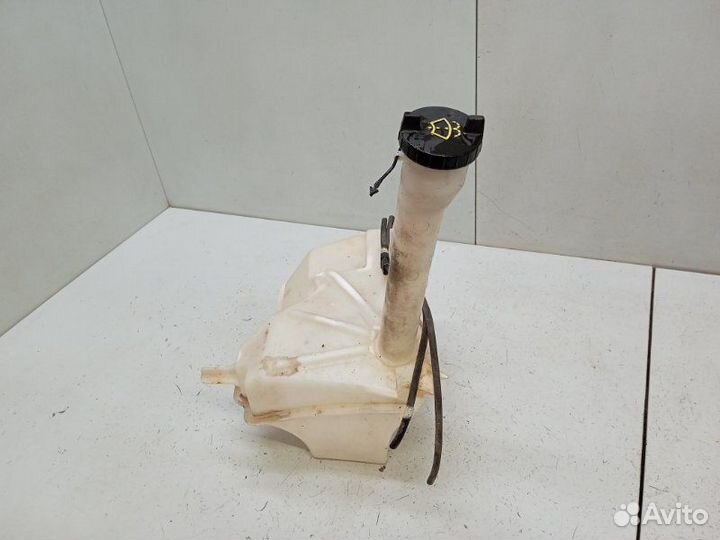 Бачок омывателя лобового стекла Mazda Tribute 2.0