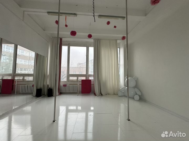 Аренда зала для танцев с пилоном, растяжки, съемок