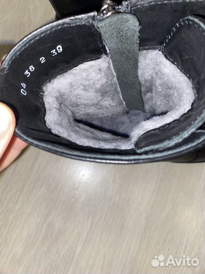 Ботинки женские из натуральной кожи с мехом 39 р