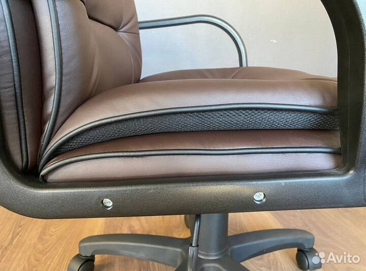 Офисное кресло от производителя