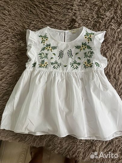 Блузка белая с вышивкой