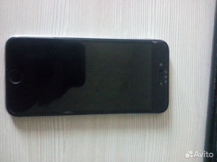 Телефон iPhone 6s
