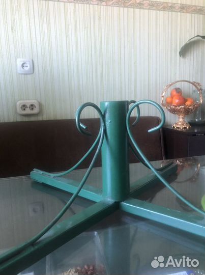 Подставка под елку металлическая,устойчивая