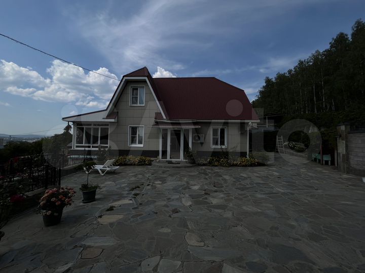 Коттедж 150 м² на участке 13 сот.