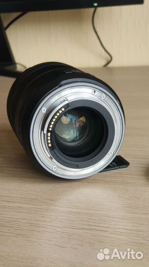 Canon RF 85mm F.2 Macro IS STM