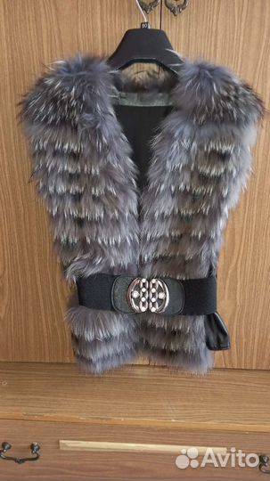 Меховая жилетка