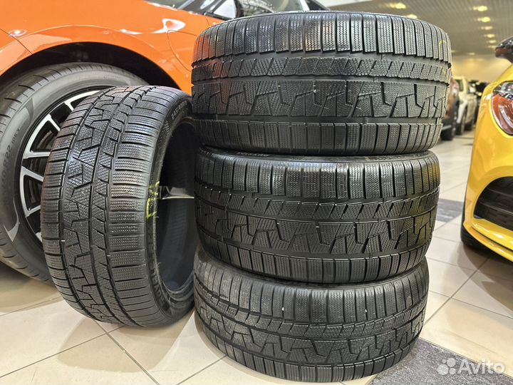 Royal Black Royal Winter UHP 245/40 R19 и 275/35 R19