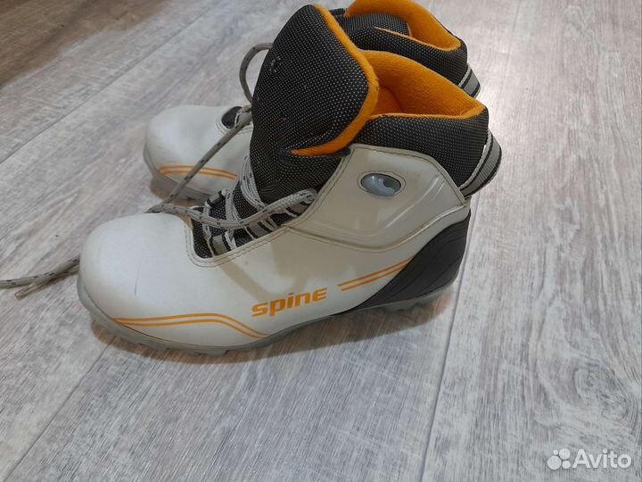 Лыжные ботинки