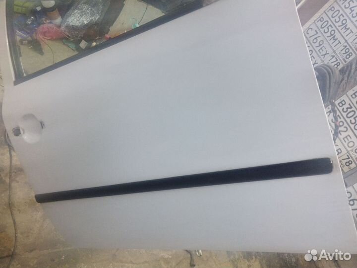 Дверь передняя правая skoda octavia a4