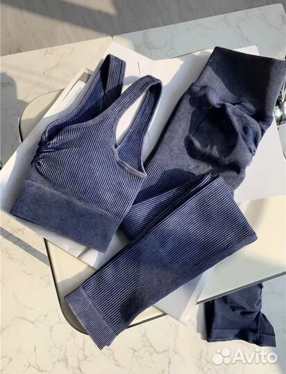 Спортивный костюм женский