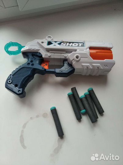 Игрушечный пистолет 
