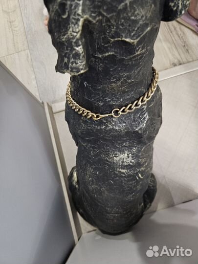 Собака статуя