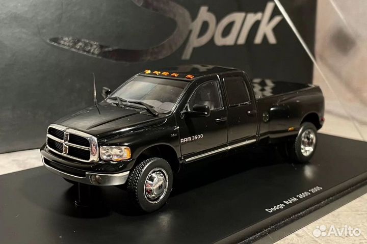 Редкая Модель Dodge Ram 3500 2005 Spark 1:43