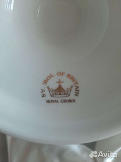 Тортовница на ножке с лопаткой