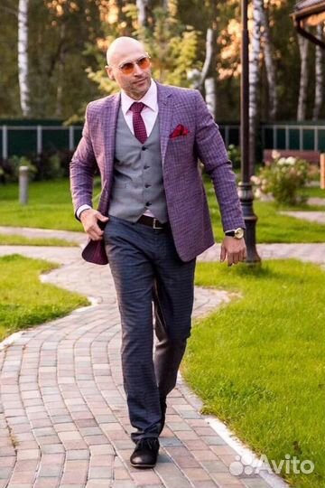 Ведущий на праздник, похожий на Дмитрия Нагиева