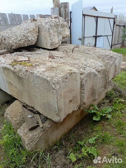 Бетонные блоки для фундамента бу