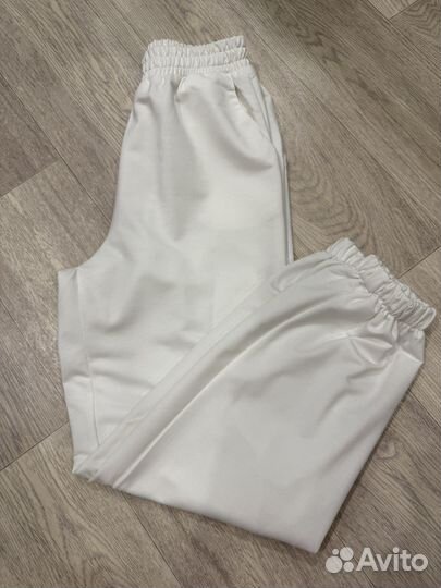 Костюм женский