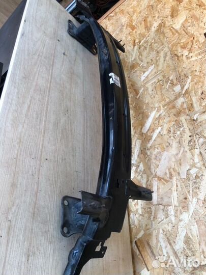 Усилитель бампера Kia Sorento 2