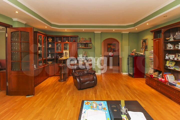 4-к. квартира, 145,5 м², 5/9 эт.