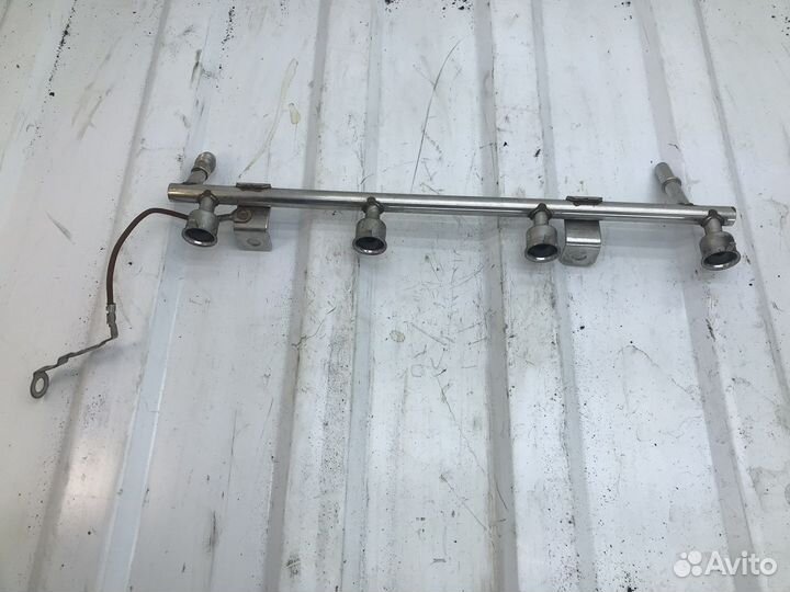 Топливная рампа Opel Astra J