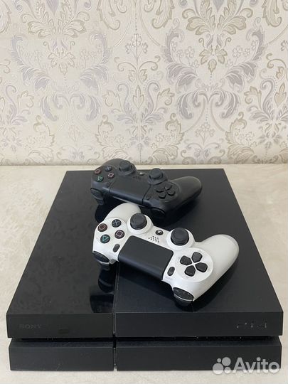 Игровая приставка ps4