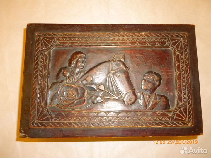 Шкатулка старинная деревянная резная