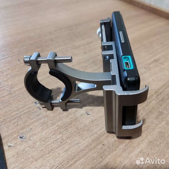 Штатив для телефона на руль