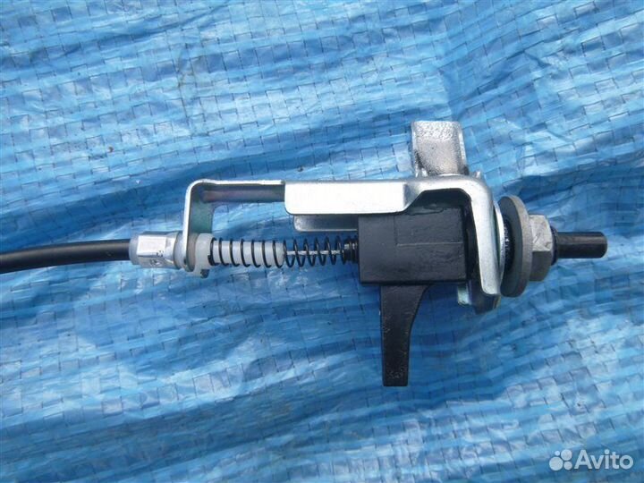 Замок лючка бензобака Lexus Ls600 UVF45 2UR-FSE