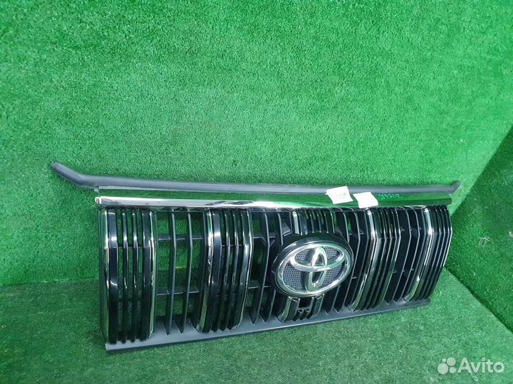 Решетка радиатора Toyota Land Cruiser Prado