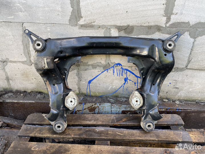 Передний подрамник Audi A6 C5 BBJ 3.0