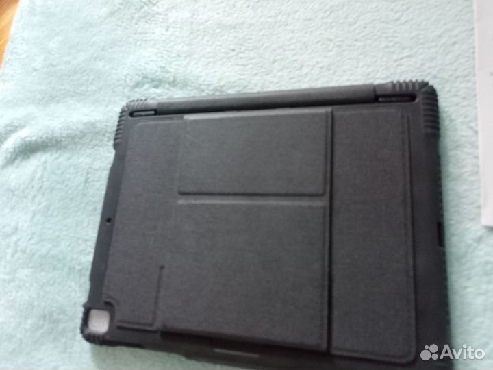 Чехол-клавиатура для iPad