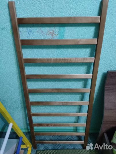 Детская кроватка с маятником и ящиком