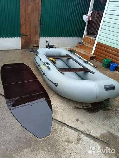 Продаю лодку