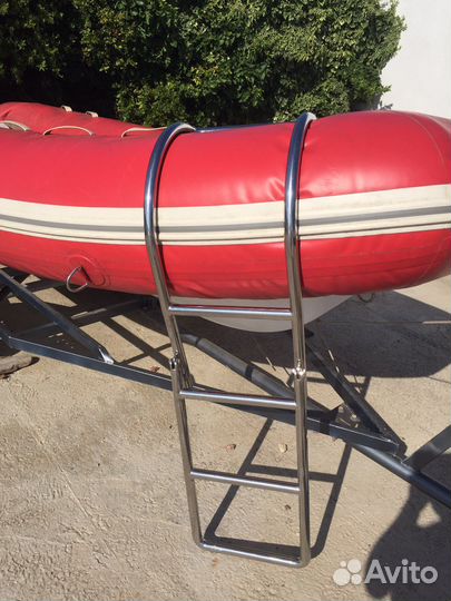 Надувная лодка