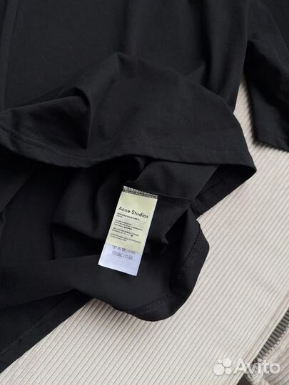 Классная футболка acne studios