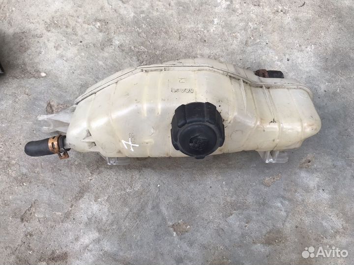 Бачок системы охлаждения Renault Clio 3 Modus