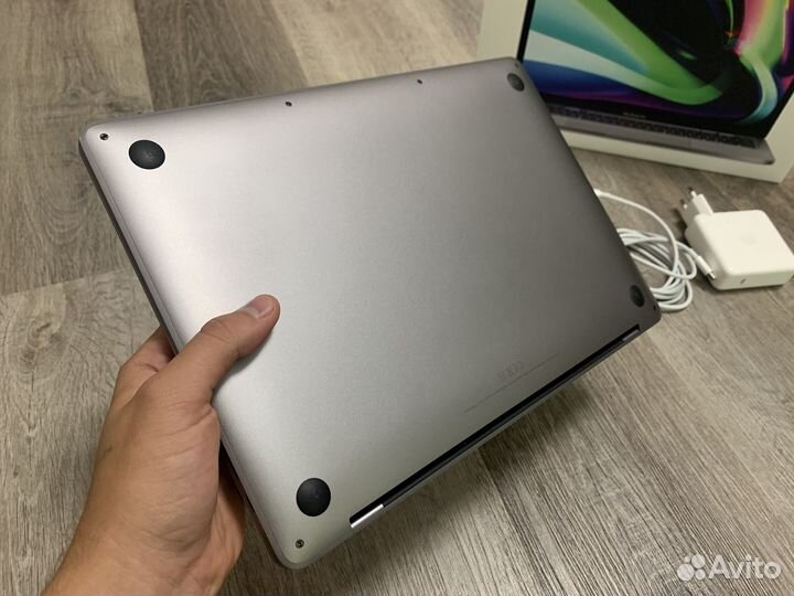 MacBook Pro 13 2020 M1 8/256 Ростест,Идеал,Акб 92