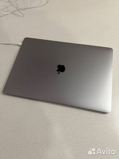 MacBook Pro (15-inch, 2016) 2.9GHzl Core i7 16/512